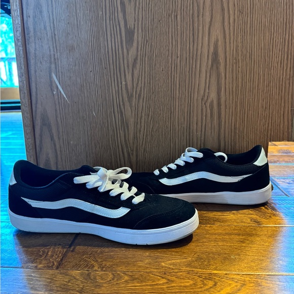 Vans Men's Black and White Sneakers - Picture 5 of 7